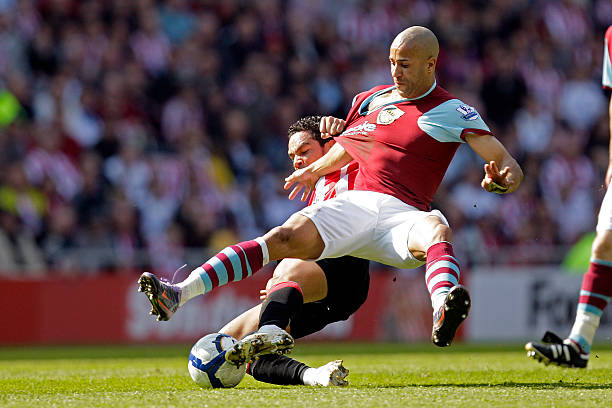 人士对他的 人士对他的